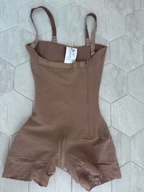 Faja Mauve Brown Shapewear Bodysuit with Adjustable Straps